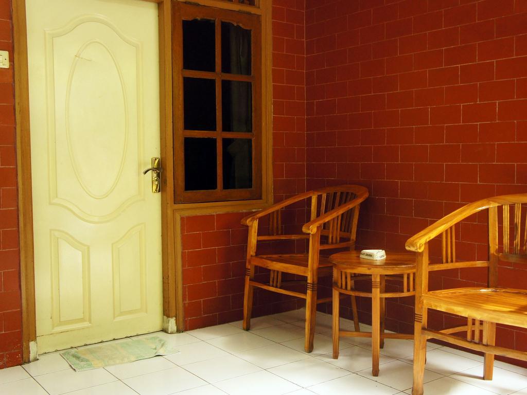 Waringin Homestay Kuta  Ngoại thất bức ảnh