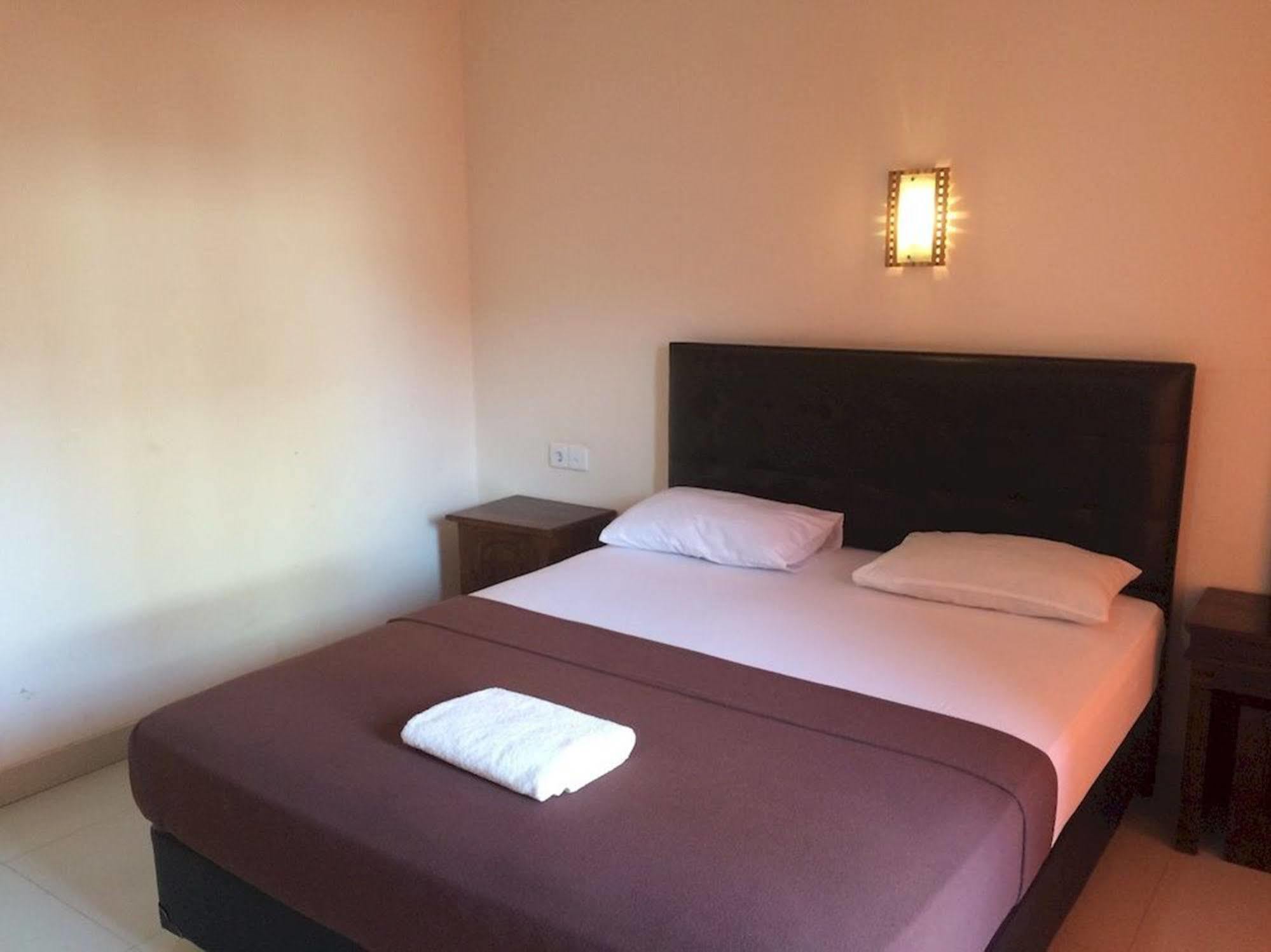 Waringin Homestay Kuta  Ngoại thất bức ảnh