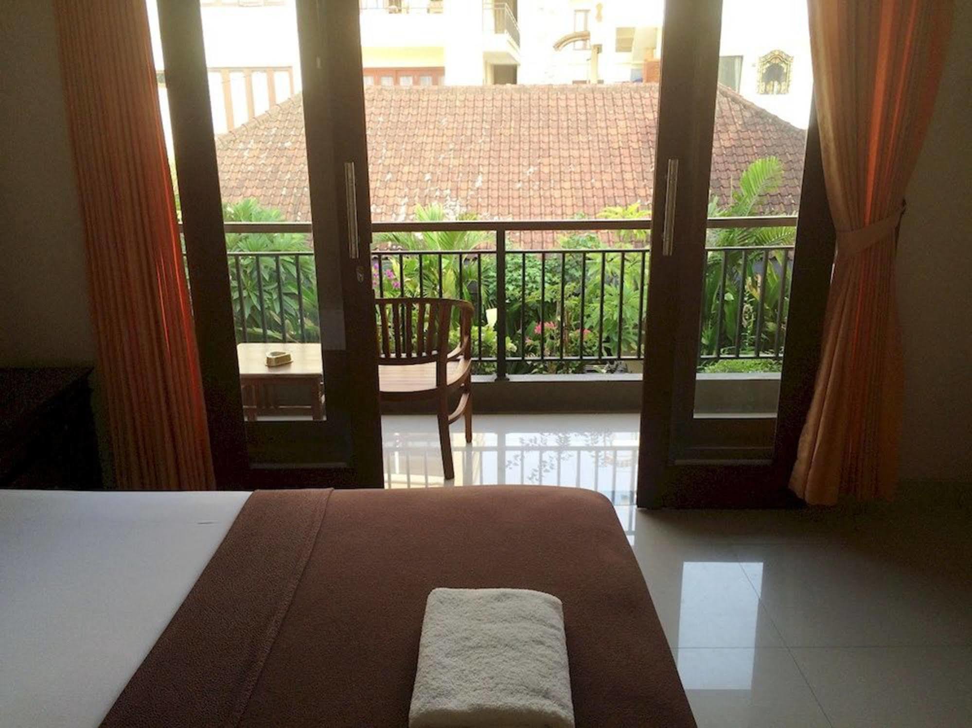 Waringin Homestay Kuta  Ngoại thất bức ảnh