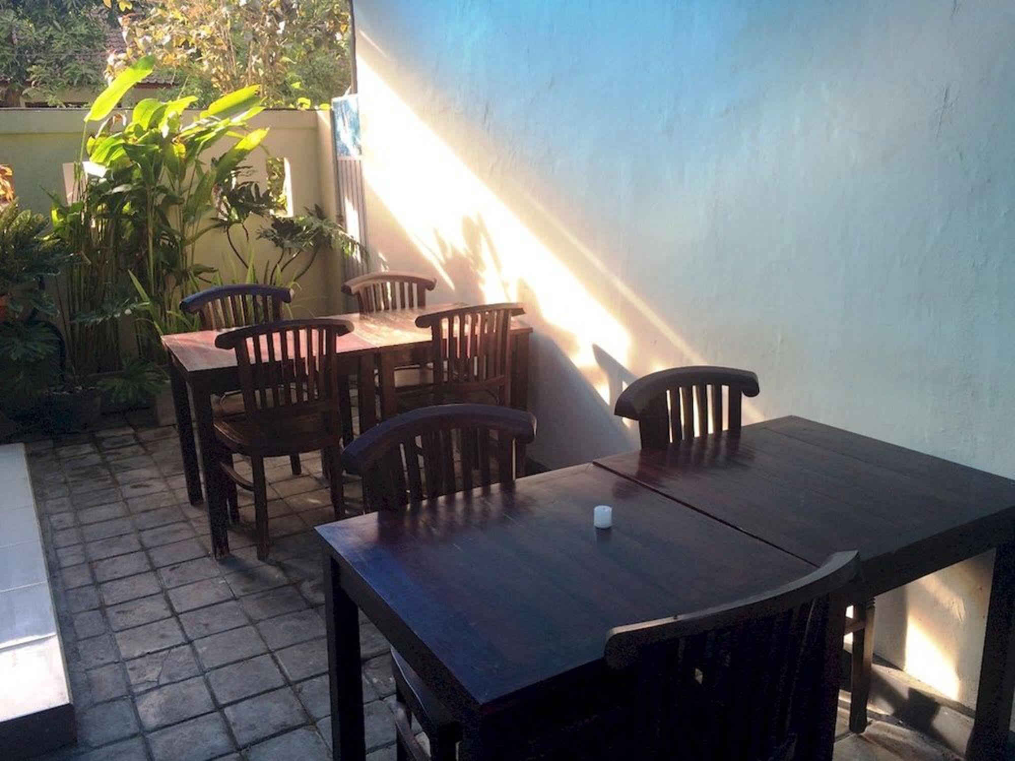 Waringin Homestay Kuta  Ngoại thất bức ảnh