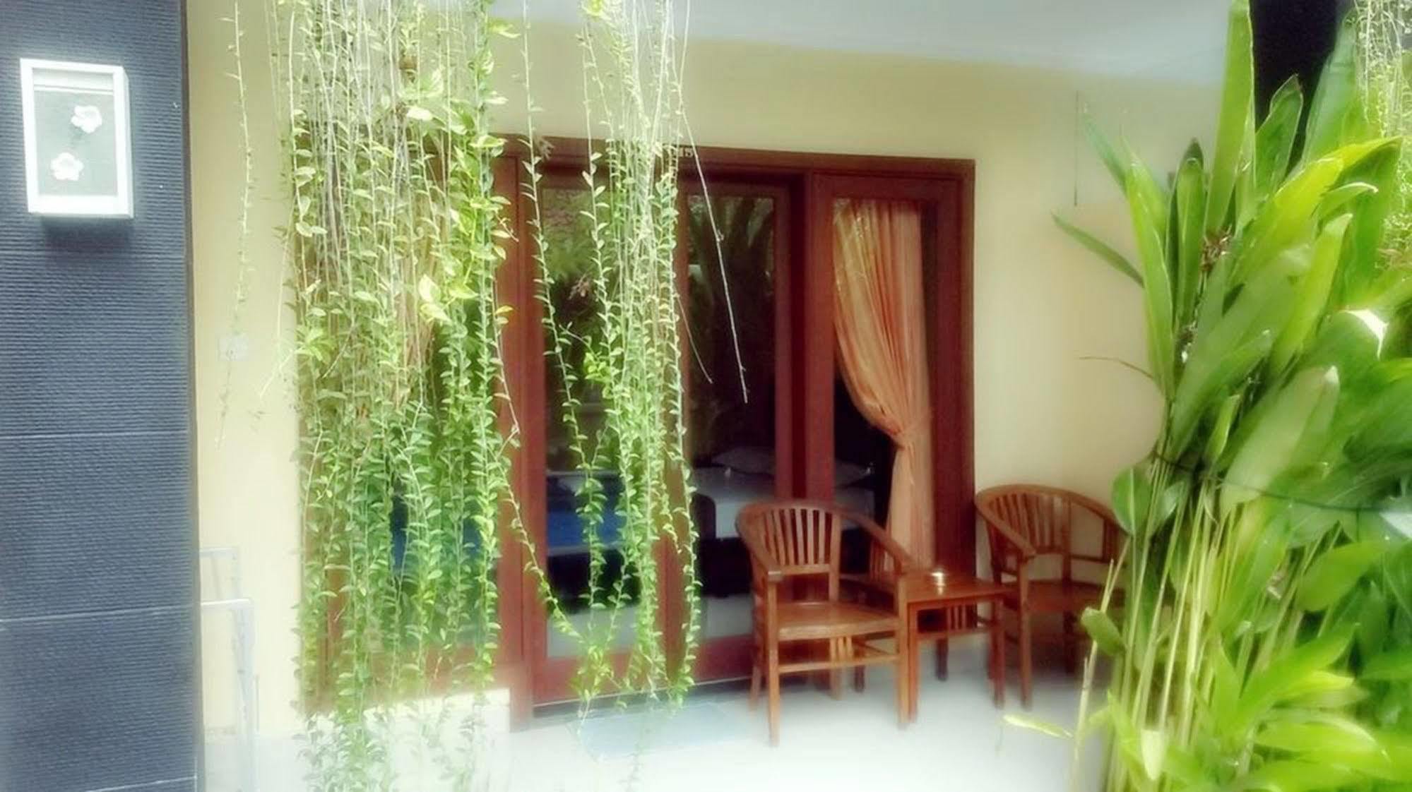 Waringin Homestay Kuta  Ngoại thất bức ảnh